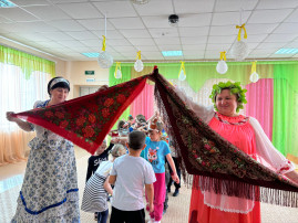 "Жаворонки прилетите, весну-красну принесите" "Жаворонки прилетите, весну-красну принесите".